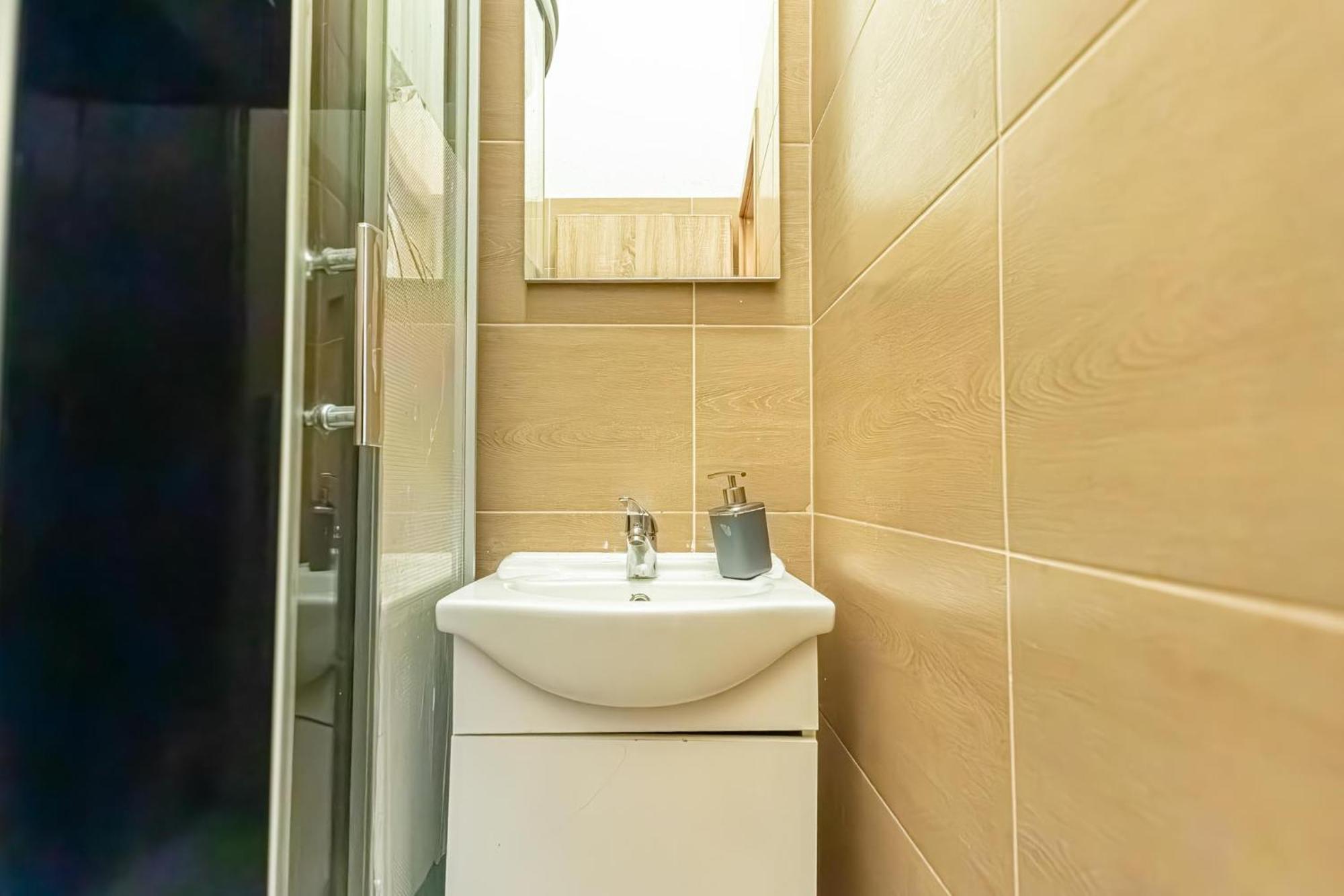 Chic Apartment- Suitable For Longstays Near Matzleinsforferplatz 维也纳 外观 照片